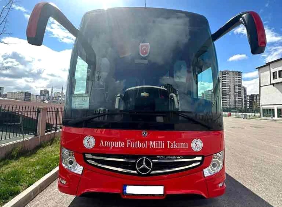 Mercedes-Benz Türk Ampute Futbol Milli Takımı\'nı taşımaya devam edecek