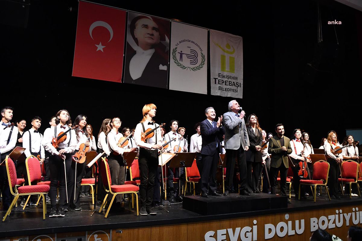 Tepebaşı Belediyesi Çocuk ve Gençlik Senfoni Orkestrası, Bozüyüklü Müzikseverlerle Buluştu
