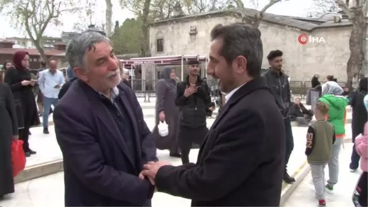 AK Parti Milletvekili Adayı Çiftçioğlu\'ndan Kadir Gecesi\'nde Eyüpsultan\'a ziyaret