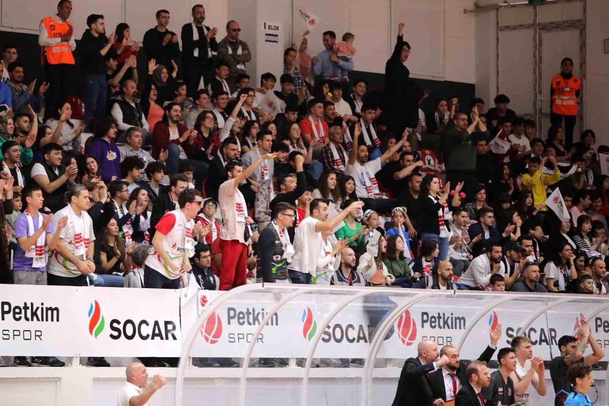 Aliağa Petkimspor evinde güçlü