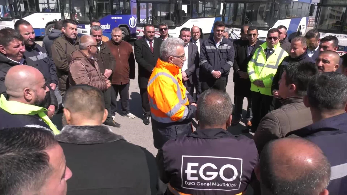 Ankara Büyükşehir Belediyesi\'nden Ego Otobüslerine Bisiklet Taşıma Aparatı