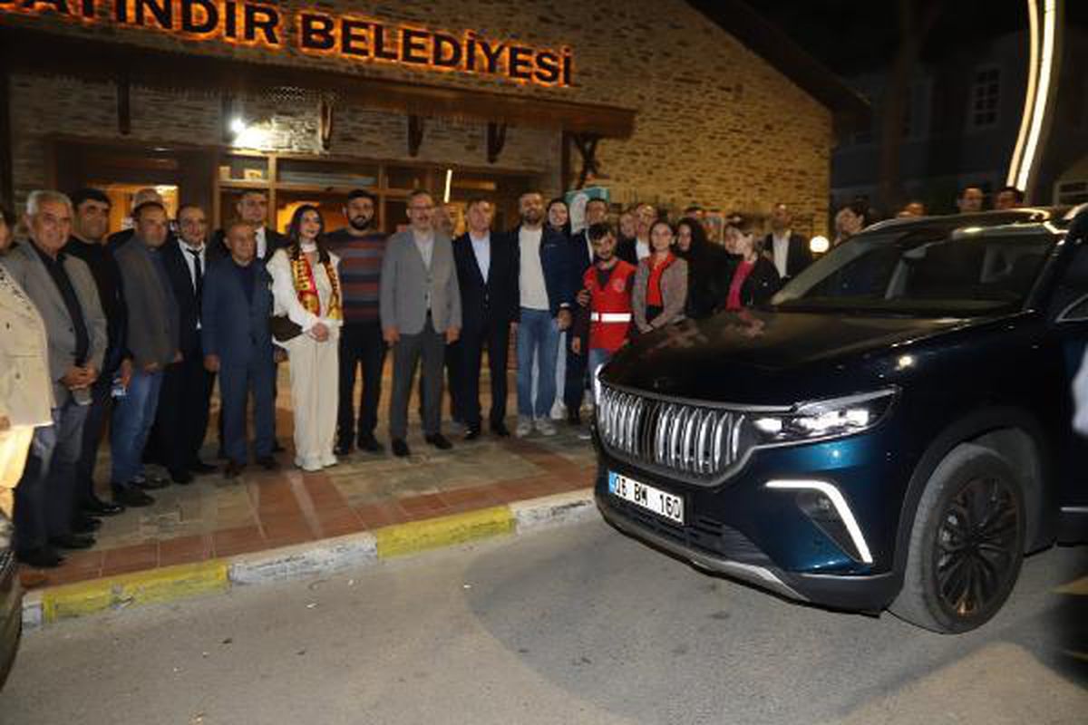 Bakan Kasapoğlu, Bayındır\'da iftar programına katıldı Açıklaması