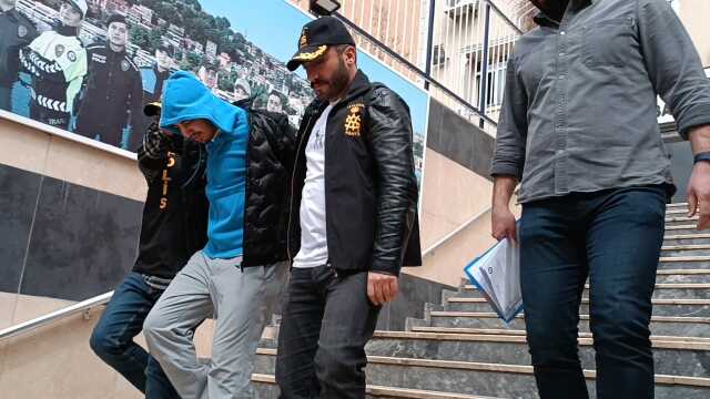 CHP İstanbul İl Başkanlığı civarında ateş açılmasına ilişkin firari şüpheli yakalandı CHP İstanbul İl Başkanlığı civarında ateş açılmasına ilişkin firari şüpheli yakalandı