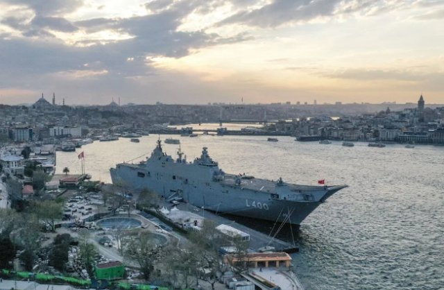 Dünyanın ilk SİHA gemisi TCG Anadolu bugün İstanbul'da halkın ziyaretine açılıyor