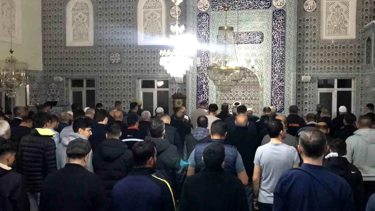 Edirne'de camiler doldu taştı