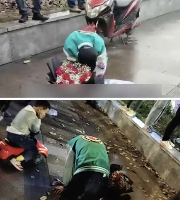 Genç adam, 21 saat boyunca yağmur altında diz çökerek kız arkadaşından af diledi Genç adam, 21 saat boyunca yağmur altında diz çökerek kız arkadaşından af diledi