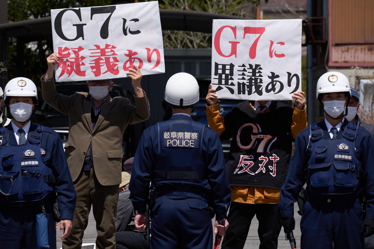 Japonya\'da G7 Karşıtı Protesto Düzenlendi