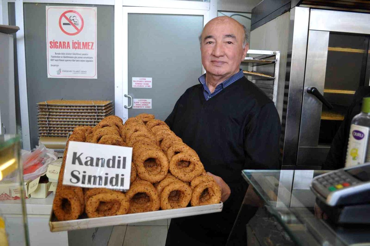 Kadir gecesine özel kandil simitleri tezgâhlarda