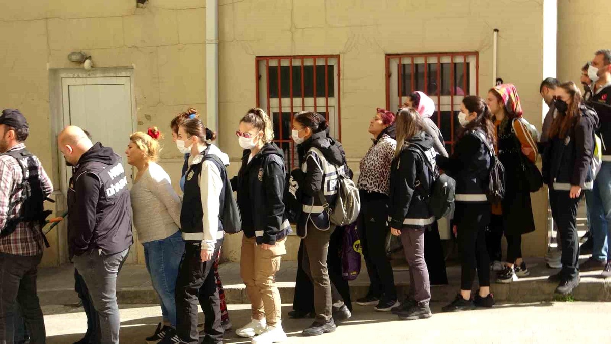"Kökünü Kurutma Operasyonu"nda 34 şüpheliden 32\'si tutuklandı