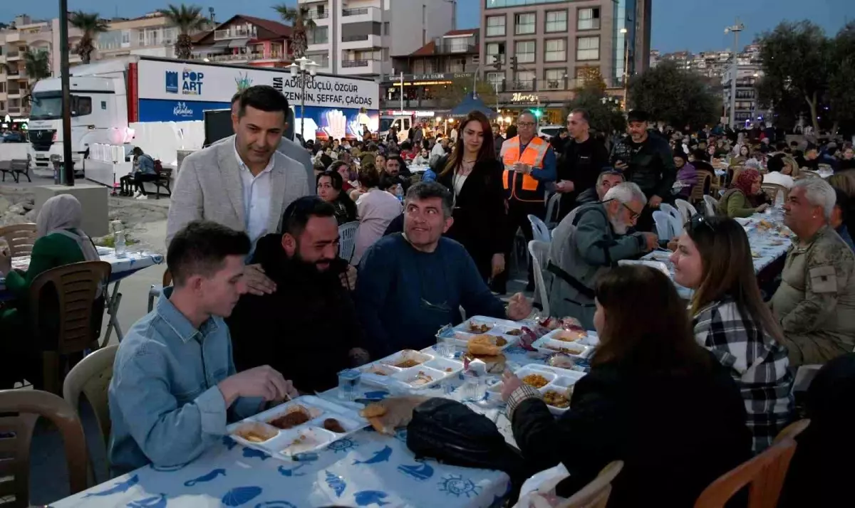 Kuşadası\'nda Kadir Gecesi\'ne özel 2 bin kişilik iftar programı