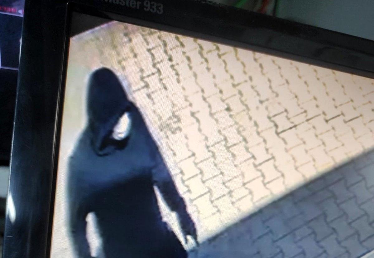 Oto bakım servisine bakım için teslim edilen aracı çaldılar