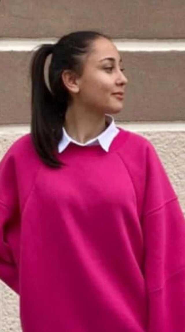 Otomobil direğe çarptı: Şevval ve Meryem öldü