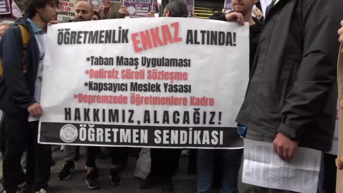 Özel Sektör Öğretmenleri Başkent\'te Seslerini Duyurmaya Çalıştı: "On Bine Yakın Arkadaşımız İşsiz. Deprem Bölgesindeki Arkadaşlarımız İşsiz"