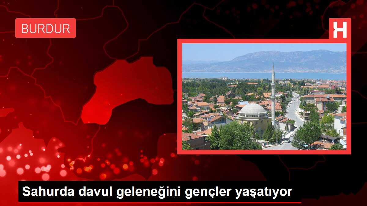 Sahurda davul geleneğini gençler yaşatıyor