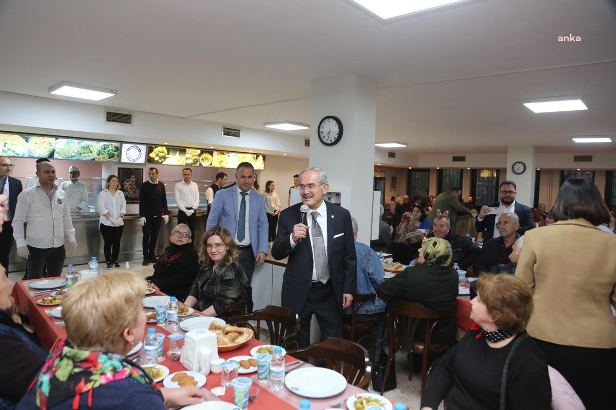 Yılmaz Büyükerşen, Engelli Bireyleri ve Ailelerini İftarda Ağırladı