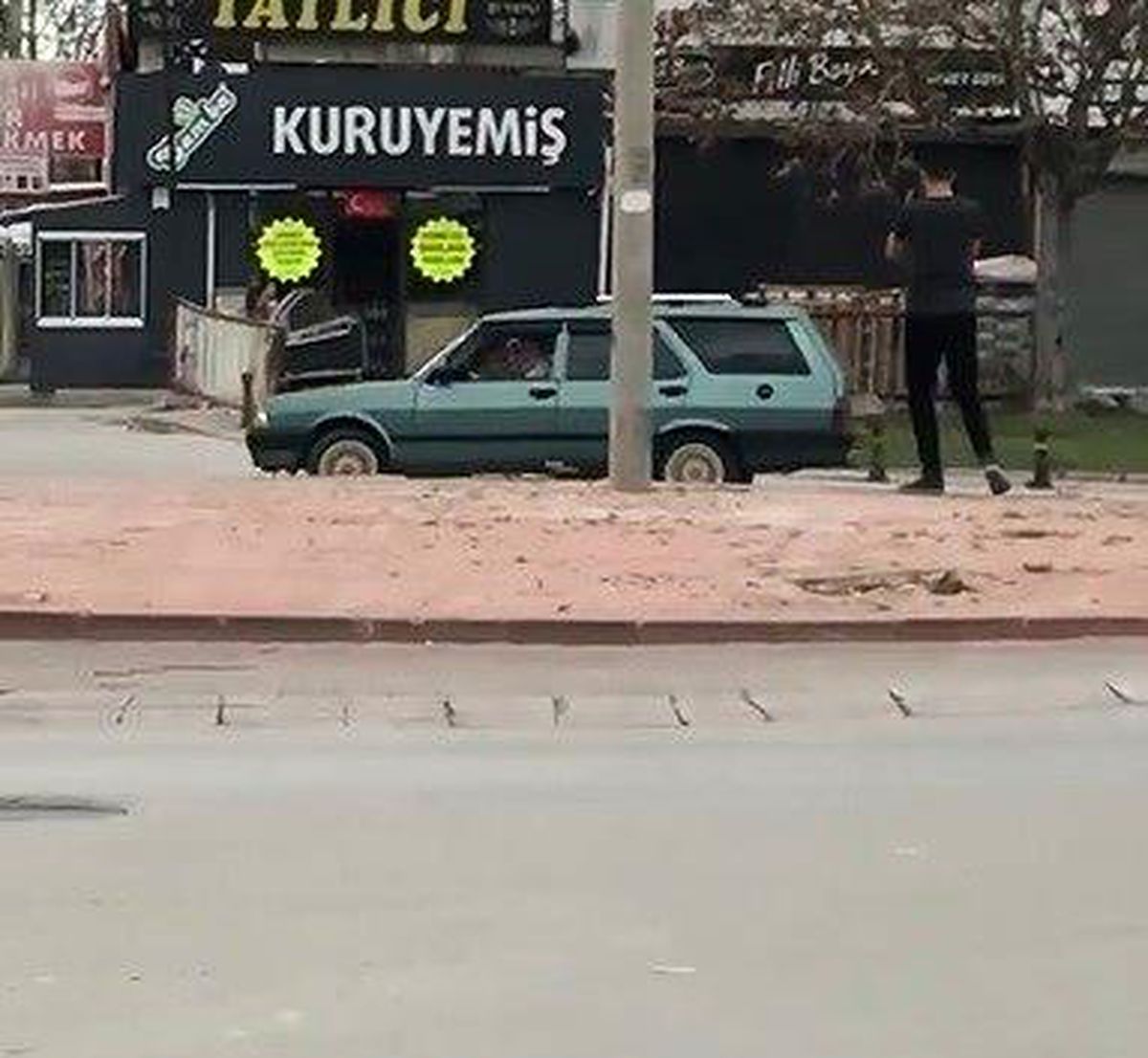 Yoğun trafik arasında drift terörü