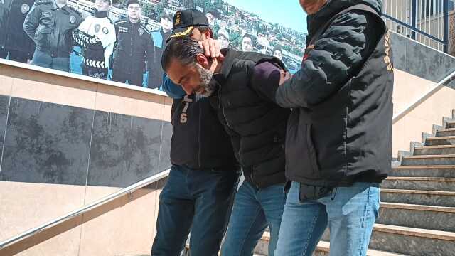 1 buçuk saat arayla iki kişiyi öldürdü! Cinayetlerin altından alacak verecek meselesi çıktı 1 buçuk saat arayla iki kişiyi öldürdü! Cinayetlerin altından alacak verecek meselesi çıktı