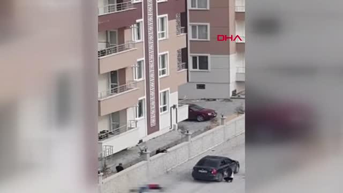 1 KİŞİNİN ÖLDÜĞÜ KOMŞULARIN SİLAHLI KAVGASI CEP TELEFONU KAMERASINDA