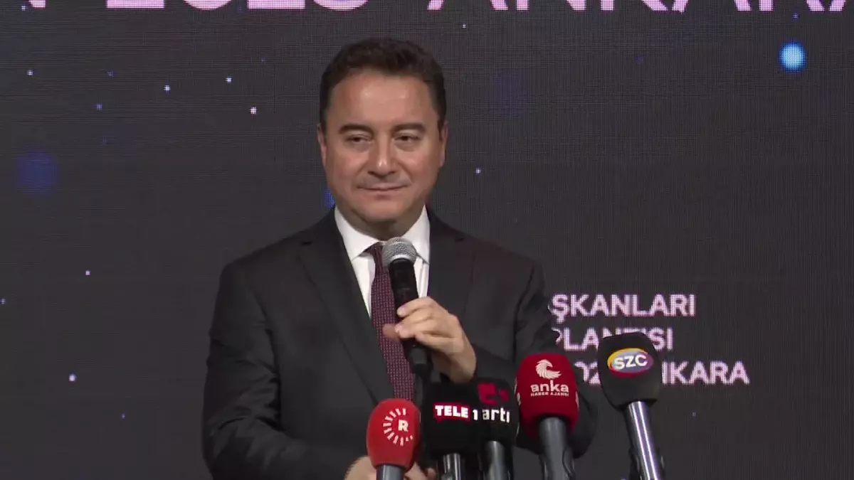 Ali Babacan: 'Bu Seçim Özünde Bir Referandum. Demokrasi mi Otokrasi mi Bereketli Huzurlu Sofralar Mı, Kilosu 30 Liraya Çıkan Soğan mı? Buna Karar...