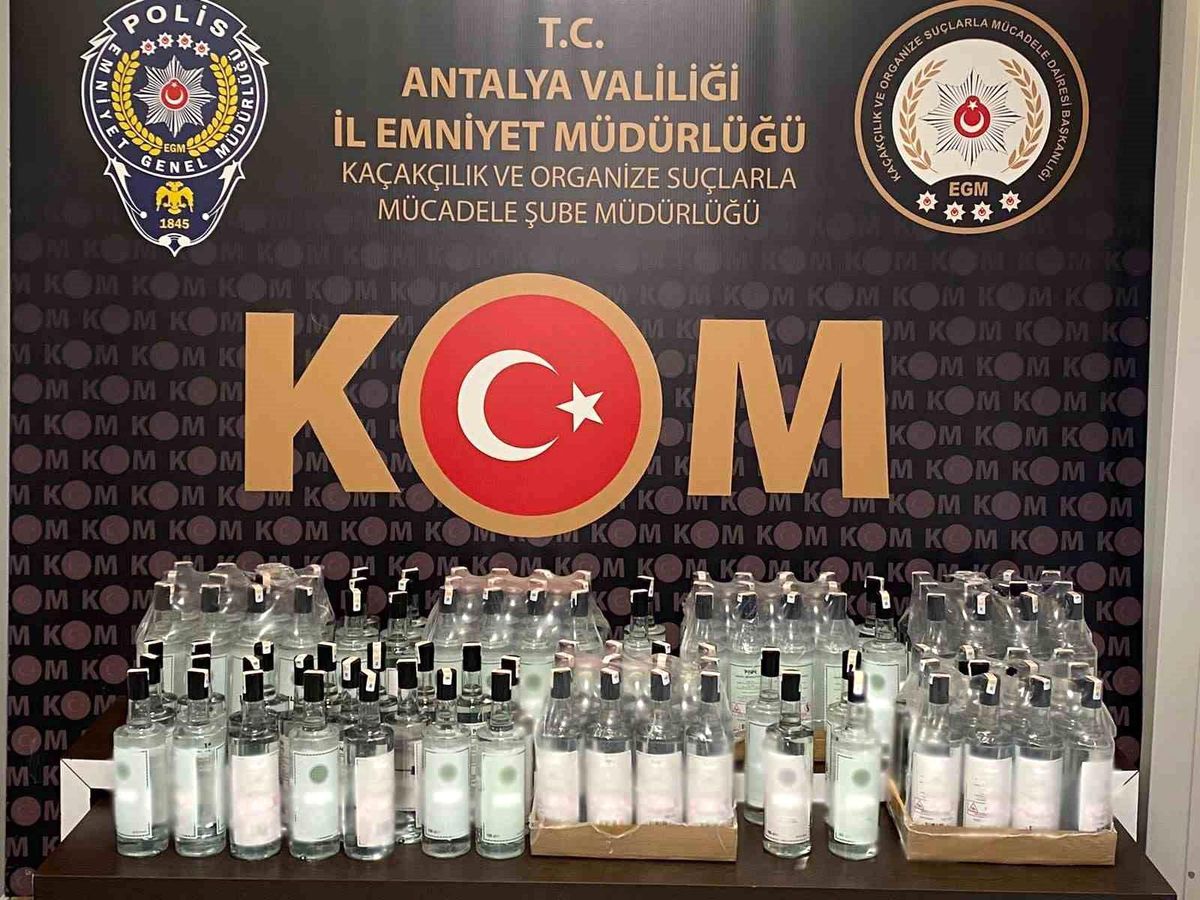 Antalya\'da sahte içki operasyonunda 5 şahsa işlem yapıldı