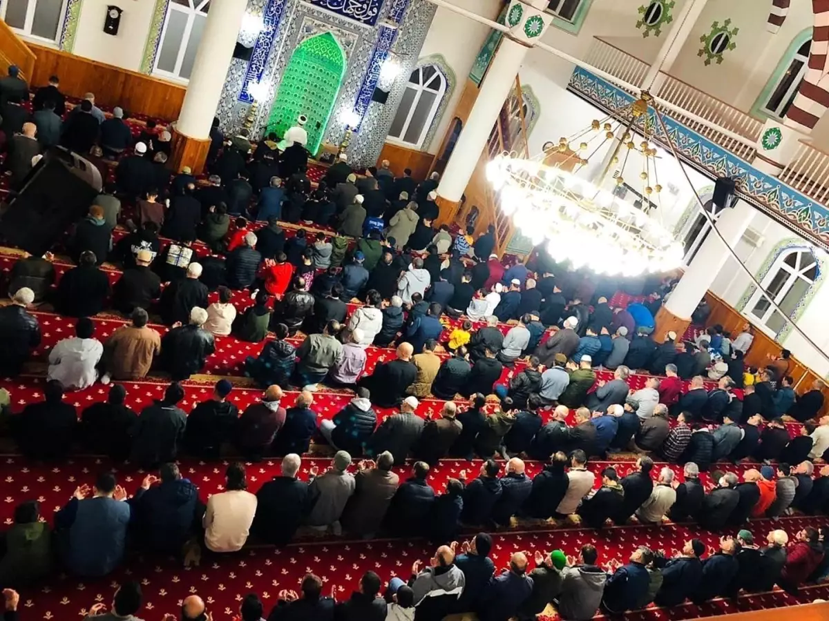 Aydın\'da Kadir Gecesi\'nde camiiler doldu taştı