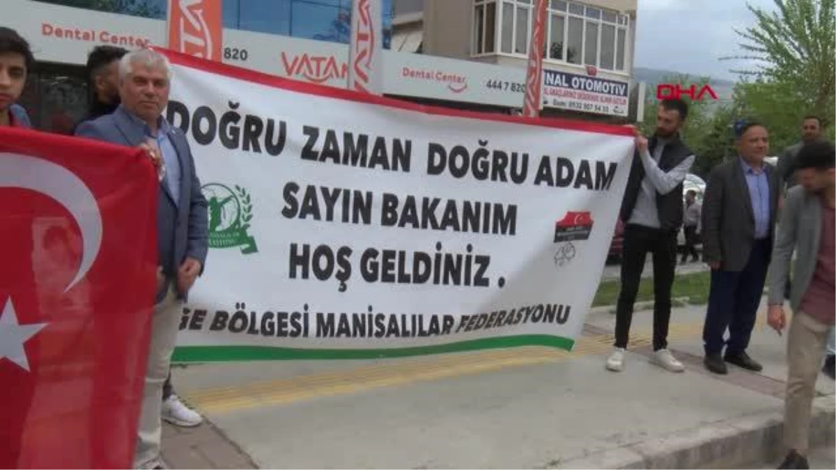 BAKAN KASAPOĞLU, AK PARTİ BAYRAKLI İLÇE BAŞKANLIĞI\'NI ZİYARET ETTİ