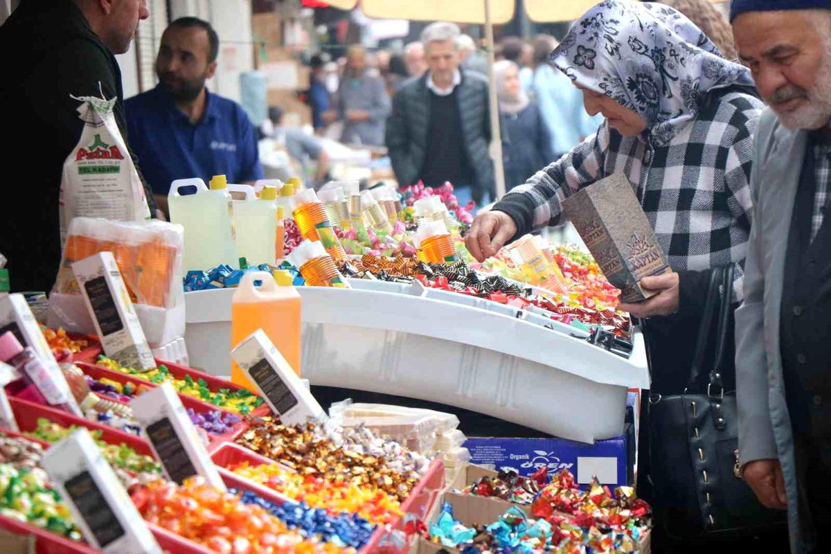 Bayram şeker ve çikolatalarına yoğun ilgi