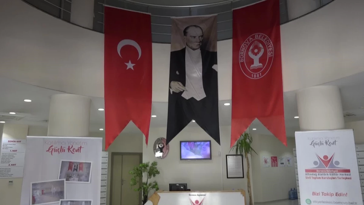 Bornova Belediyesi \'Atatürk\'ü Doğru Anlamak\' Konulu Panele Ev Sahipliği Yaptı