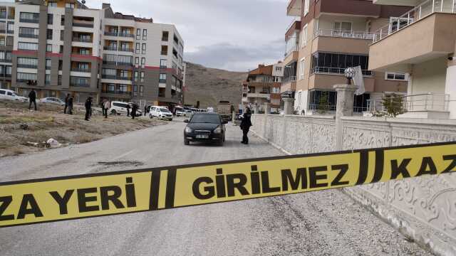 Cinsel istismardan husumetli olduğu komşunu öldürdü! Olay anına ait görüntüler ortaya çıktı Cinsel istismardan husumetli olduğu komşunu öldürdü! Olay anına ait görüntüler ortaya çıktı