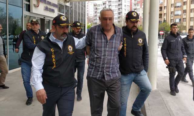 Cinsel istismardan husumetli olduğu komşunu öldürdü! Olay anına ait görüntüler ortaya çıktı Cinsel istismardan husumetli olduğu komşunu öldürdü! Olay anına ait görüntüler ortaya çıktı