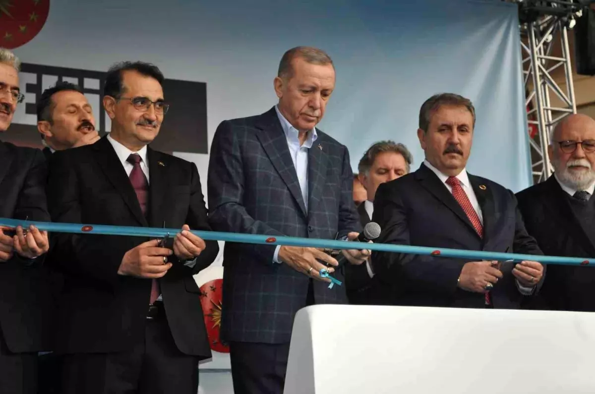 Cumhurbaşkanı Erdoğan, yerli ve milli elektrikli lokomotifin isminin \'Eskişehir 5000\' olacağını açıkladı