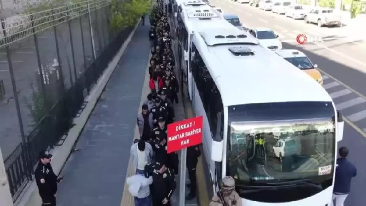 Diyarbakır\'da \'Kökünü Kurutma Operasyonu\'nda 133 tutuklama