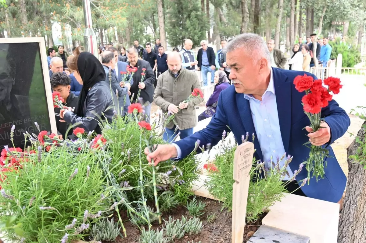 Eski Torbalı Belediye Başkanı Uygur, Mezarı Başında Anıldı