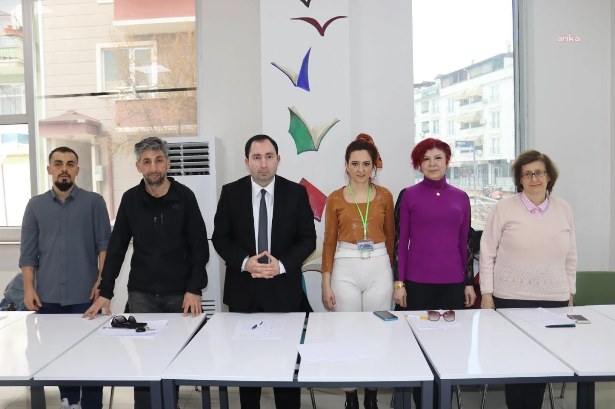 İzmit Belediyesi\'nin 23 Nisan Şiir Yarışması\'nda Dereceye Girenler Açıklandı