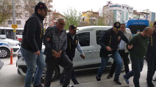 Komşusunu öldüren babasını, 'ben öldürdüm' diye korudu Komşusunu öldüren babasını, 'ben öldürdüm' diye korudu