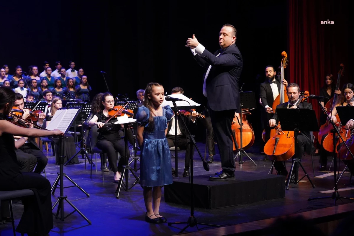 Lüleburgaz\'da Cumhuriyetin 100. Yılına Özel Konser