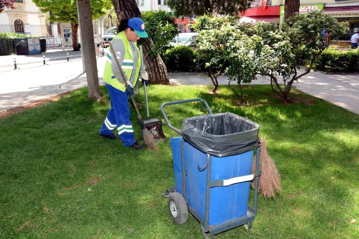 Menteşe Belediyesi\'nden Bayram Mesaisi