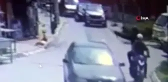 Motosikletli saldırganların 3 kişiyi yaraladığı anlar kameraya yansıdı