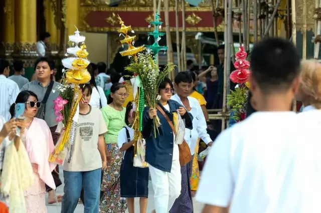 Myanmar'da Halk Yeni Yılı Kutladı