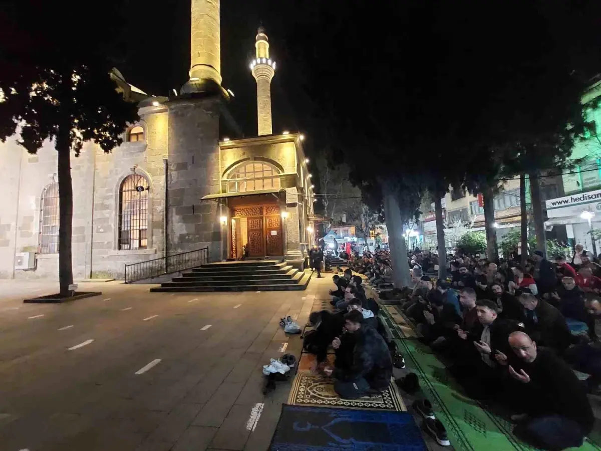 Samsun\'da okunan 1071 hatmin duası yapıldı