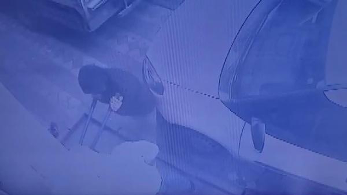 Sultangazi\'de atölyesi soyulurken telefonuna bildirim geldi