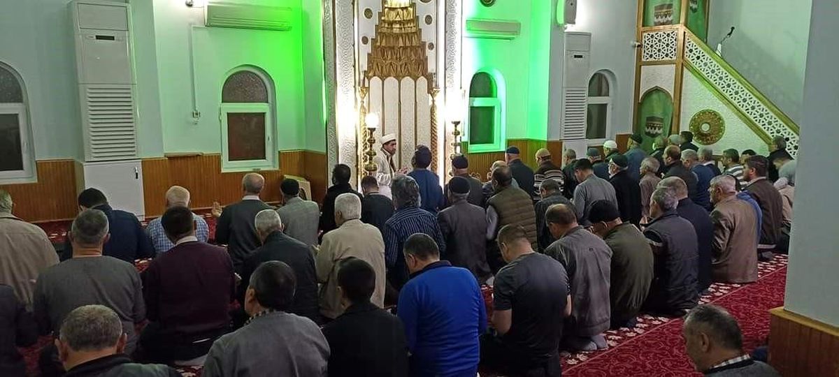 Sungurlu\'da Kadir Gecesi\'nde camiler doldu taştı