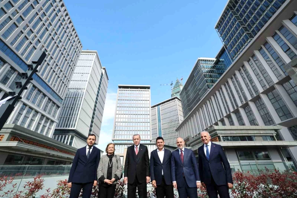 Ümraniye\'nin parlayan yıldızı İstanbul Finans Merkezi açıldı