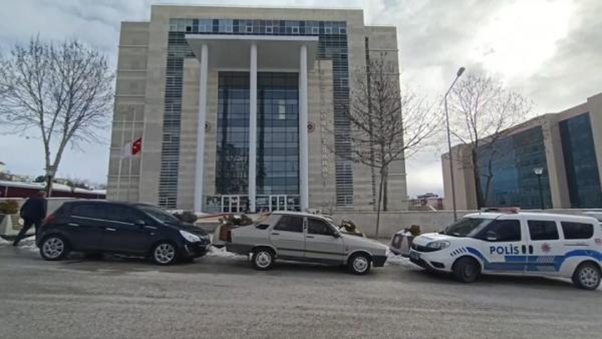 MİT tarafından Türkiye\'ye getirilen FETÖ üyesi Cintosun Elazığ\'da tutuklandı