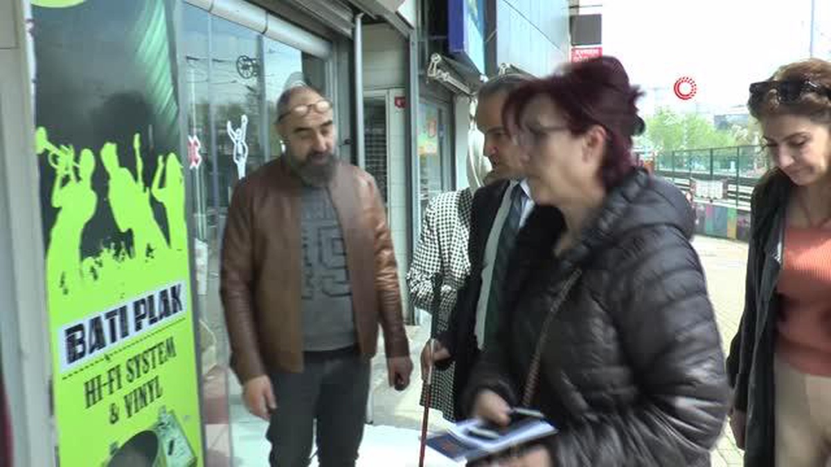 AK Partili Görme Engelli Milletvekili Adayı Cemal Donat Esnaf ve STK\'ları Ziyaret Etti