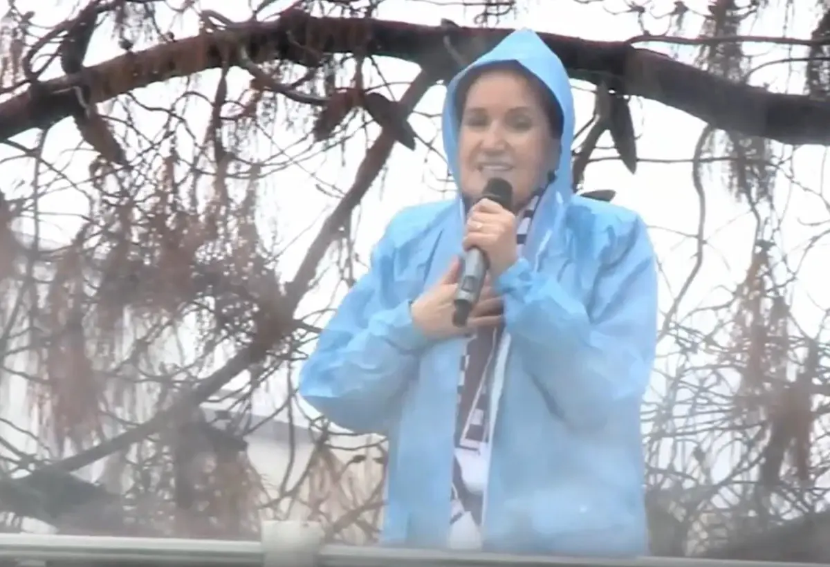 Akşener\'den dikkat çeken çıkış: Beni o masaya jet hızıyla ikna eden Mansur Yavaş oldu