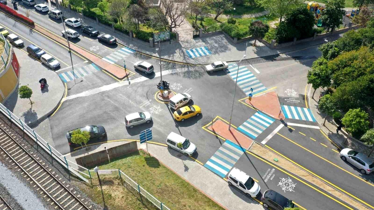 Aydın Büyükşehir Belediyesi Efeler İstasyon Caddesi\'ni yeniledi
