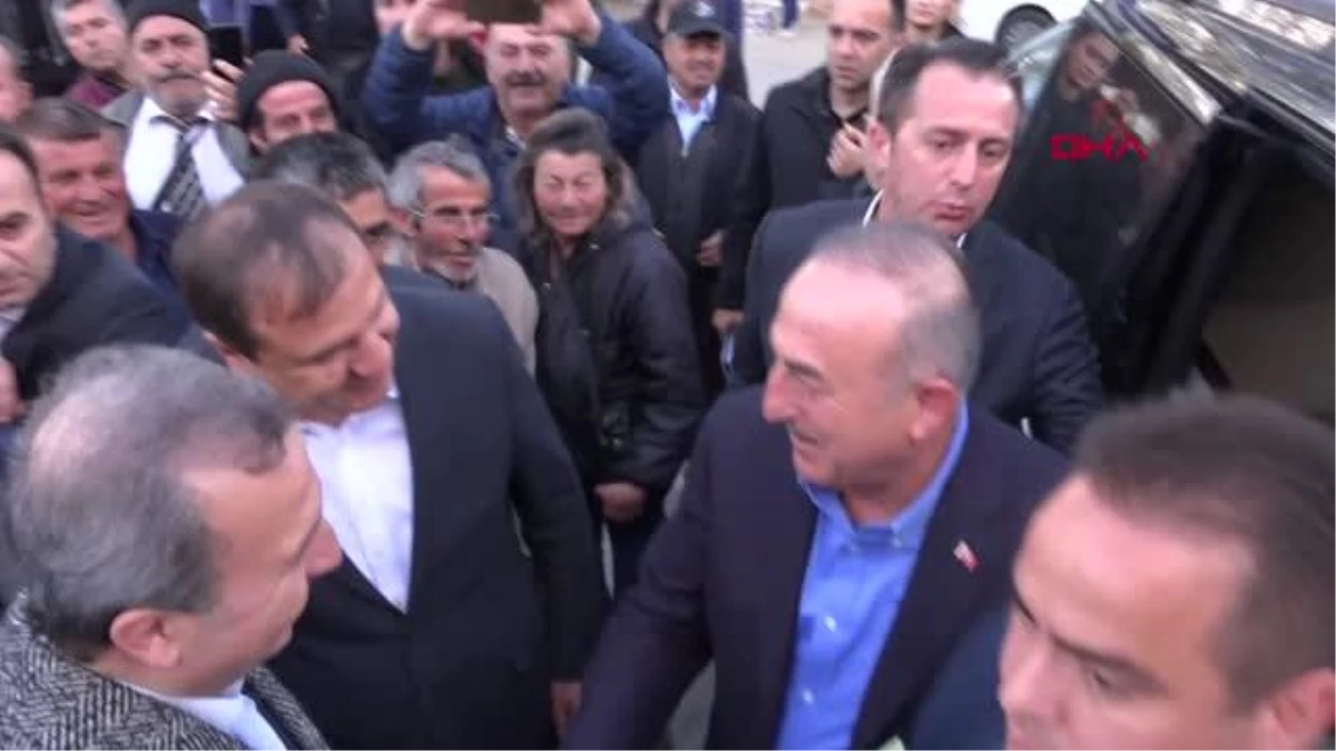Dışişleri Bakanı Mevlüt Çavuşoğlu, Isparta\'da depremzedelerle birlikte iftar yaptı