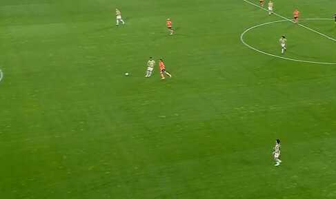 Bunu nasıl başardın Samet? Kimsenin olmadığı yere pas verdi, Fenerbahçe'ye pahalıya patladı