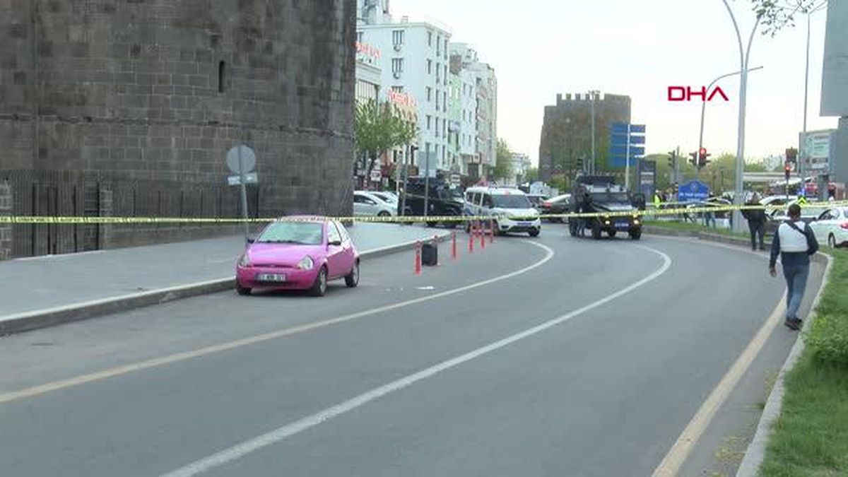 Diyarbakır\'da Patlatılan Valizden Kıyafet Çıktı